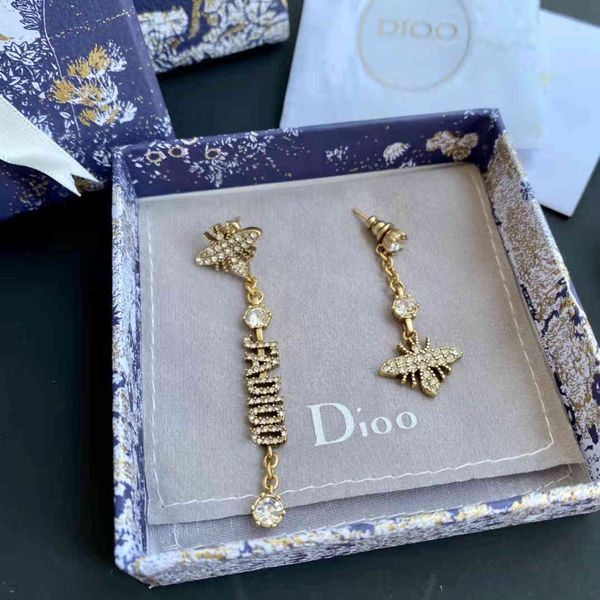 diamond inlaid bee asymmetric earrings female tassel fashion exclusive jewelry sale, Golden;silver
diamond inlaid bee asymmetric earrings female tassel fashion exclusive jewelry sale, Golden;silver