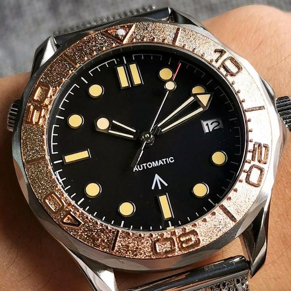 wristwatches 41mm japan miyota8215/nh35 movement automatic men's watch black dial sapphire date gold aluminum bezel insert mesh strap, Slivery;brown
wristwatches 41mm japan miyota8215/nh35 movement automatic men's watch black dial sapphire date gold aluminum bezel insert mesh strap, Slivery;brown