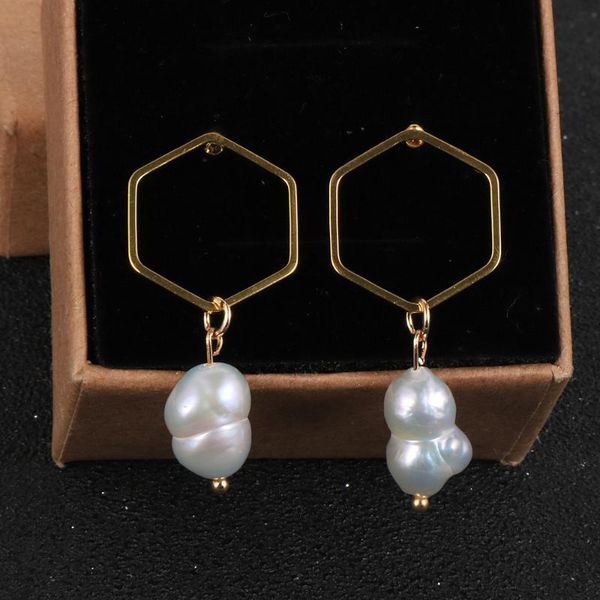 shape baroque freshwater pearl stud earrings for women fashion geometric hexagon copper earring lady wedding jewelry, Golden;silver
shape baroque freshwater pearl stud earrings for women fashion geometric hexagon copper earring lady wedding jewelry, Golden;silver