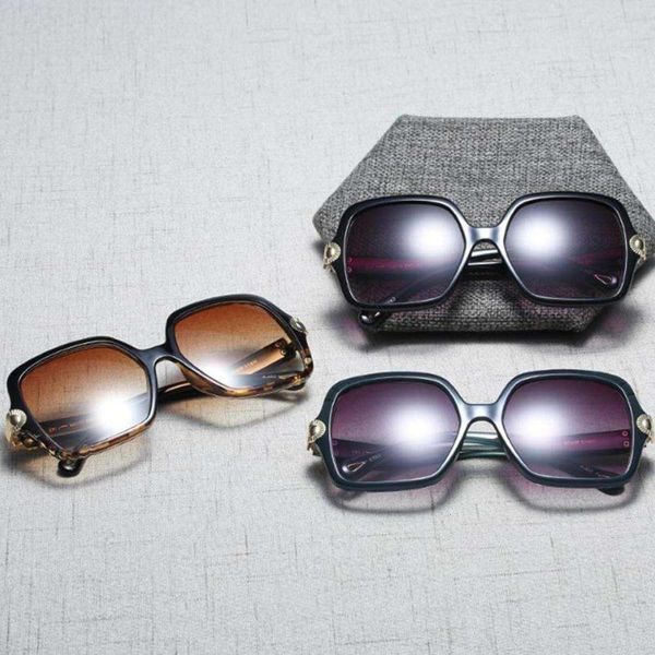 sunglasses iguetta square luxury sunglasses brand designer lady fashion metal lace frame shape sun glasses women uv400 iyjb234, Black
sunglasses iguetta square luxury sunglasses brand designer lady fashion metal lace frame shape sun glasses women uv400 iyjb234, Black