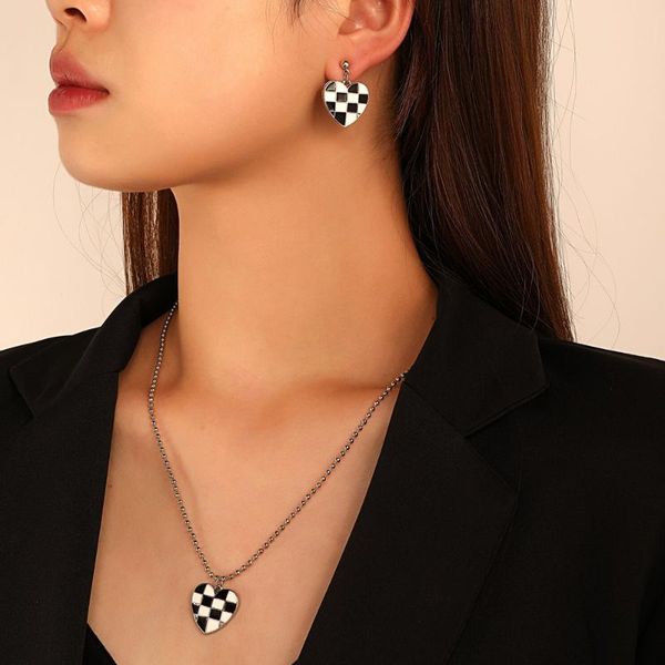 pendant necklaces 2021 fashion kpop black white grid heart necklace aesthetic vintage choker women's neck chain jewelry accessories gir, Silver
pendant necklaces 2021 fashion kpop black white grid heart necklace aesthetic vintage choker women's neck chain jewelry accessories gir, Silver