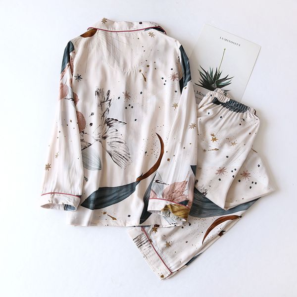 spring and autumn ladies cute cartoon floral viscose fiber pajamas two-piece long-sleeved home service cotton summer thin shorts, Black;red
spring and autumn ladies cute cartoon floral viscose fiber pajamas two-piece long-sleeved home service cotton summer thin shorts, Black;red