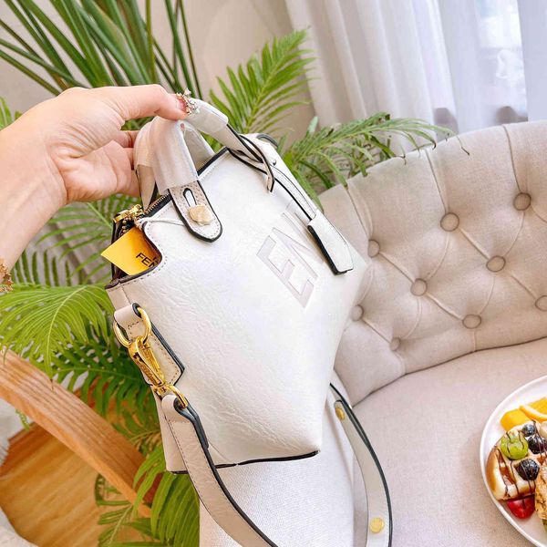 70% factory store bag 2021 trendy fashion messenger net red single shoulder hand diagonal bag
70% factory store bag 2021 trendy fashion messenger net red single shoulder hand diagonal bag