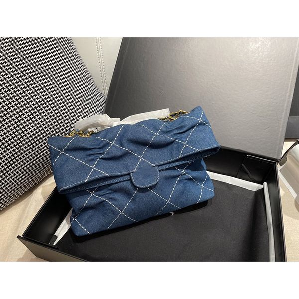 luxury handbags xiaoxiang pleated messenger tote bag 21ss new simple lazy style small cowboy women's bag 
luxury handbags xiaoxiang pleated messenger tote bag 21ss new simple lazy style small cowboy women's bag