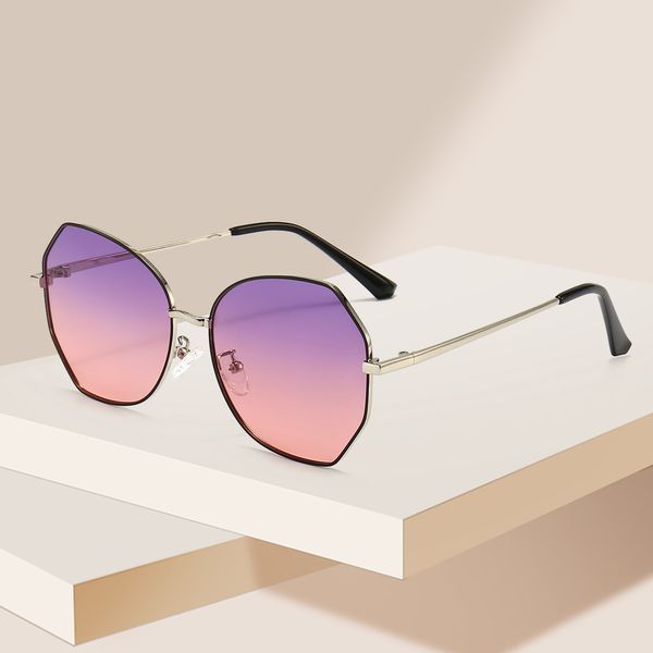 luxury designer mens women sunglasses polarized irregular shape resin lens sun glasses for men jc806670, White;black
luxury designer mens women sunglasses polarized irregular shape resin lens sun glasses for men jc806670, White;black