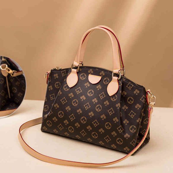 handbag women's fashion bag korean old flower messenger shell versatile commuter, Black;red
handbag women's fashion bag korean old flower messenger shell versatile commuter, Black;red