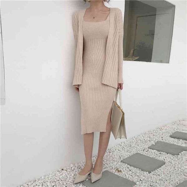 new winter black women's casual long sleeved cardigan + suspenders sweater vest two piece runway dress suit, White;black
new winter black women's casual long sleeved cardigan + suspenders sweater vest two piece runway dress suit, White;black