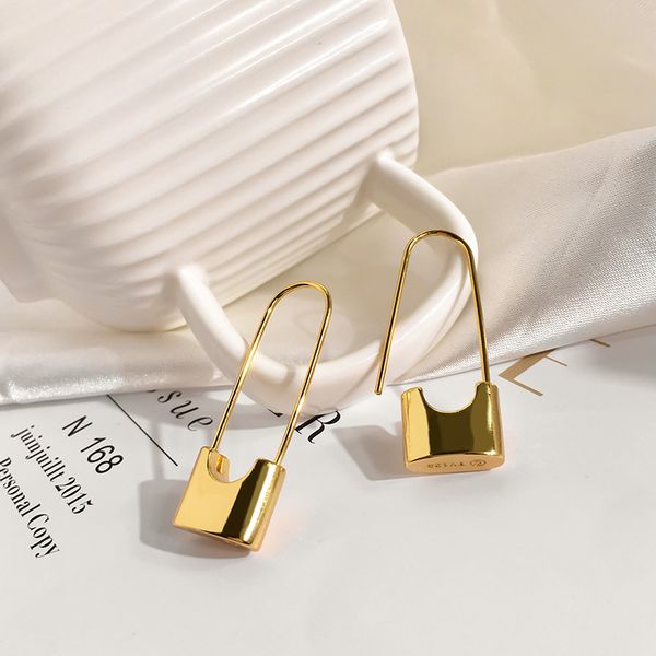 luxury designer jewelry women stud lock earrings charm copper with rose gold silver plated elegant pin earings fashion bijoux fine jewelry 3, Golden
luxury designer jewelry women stud lock earrings charm copper with rose gold silver plated elegant pin earings fashion bijoux fine jewelry 3, Golden
