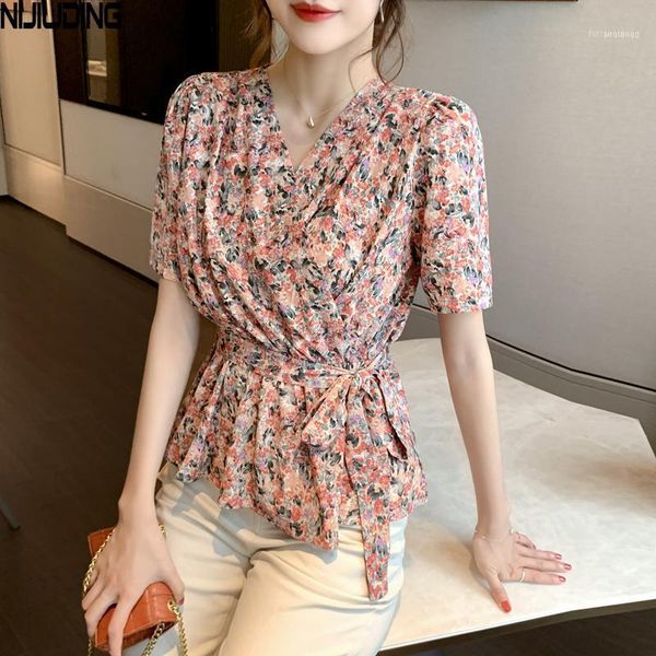 2021 summer casual shirts women v-neck button up crop lace waist female short sleeve floral printing blouse1, White
2021 summer casual shirts women v-neck button up crop lace waist female short sleeve floral printing blouse1, White