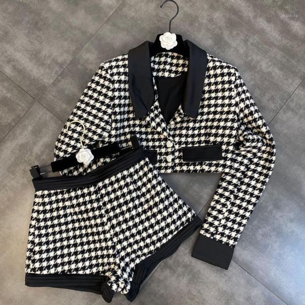 women's tracksuits prepomp 2021 fall winter long sleeve turn down collar plaid short woolen blazer jacket high waiust shorts two piece, Gray
women's tracksuits prepomp 2021 fall winter long sleeve turn down collar plaid short woolen blazer jacket high waiust shorts two piece, Gray
