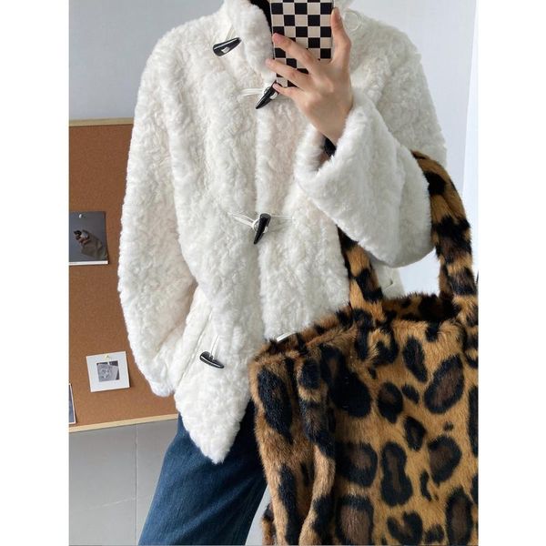 women's jackets fuzzy turtleneck horn button up thicken coat white / gray, Black;brown
women's jackets fuzzy turtleneck horn button up thicken coat white / gray, Black;brown