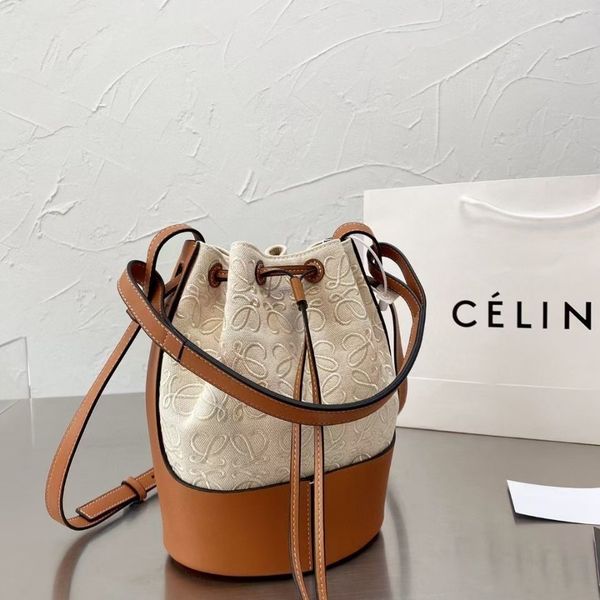 wholesale spring and summer 21 embroidered cow leather splicing bucket single shoulder messenger bag women's bag luxuryss designerss yw
wholesale spring and summer 21 embroidered cow leather splicing bucket single shoulder messenger bag women's bag luxuryss designerss yw