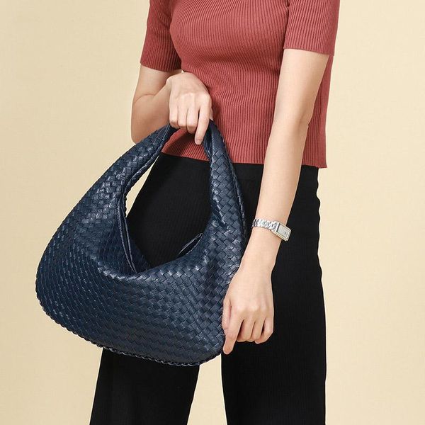 women luxurys designers large leather hobo bag handmade woven casual female handbag big capacity patchwork zipper shoulder bags totes
women luxurys designers large leather hobo bag handmade woven casual female handbag big capacity patchwork zipper shoulder bags totes