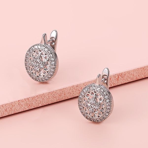 s2551 fashion jewelry metal hollowed out buckle stud earrings copper inlaid zircon geometric earrings, Golden;silver
s2551 fashion jewelry metal hollowed out buckle stud earrings copper inlaid zircon geometric earrings, Golden;silver