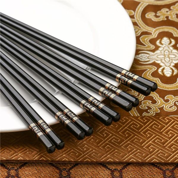 pair of ceramic chopsticks, reusable sushi sticks, high-end restaurants, textured sticks (claim for breakage) chopsticks
pair of ceramic chopsticks, reusable sushi sticks, high-end restaurants, textured sticks (claim for breakage) chopsticks