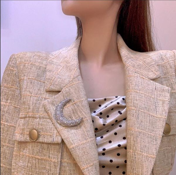 moon alloy new shape brooch silver ladies shiny rhinestone pin anti-glare corsage clothing accessories, Gray
moon alloy new shape brooch silver ladies shiny rhinestone pin anti-glare corsage clothing accessories, Gray