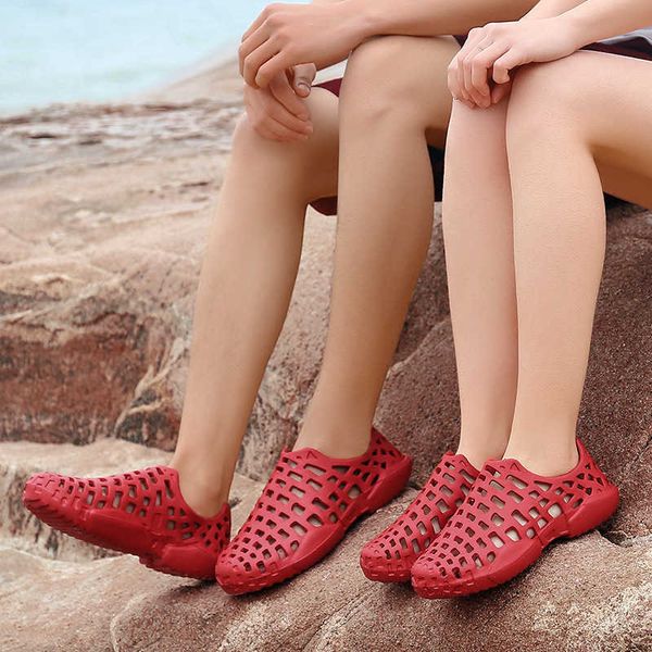 sandals 2020 summer designer dongdong shoes breathable couple beach bird's nest large size fashion leisure comforttraining sneakers, Black
sandals 2020 summer designer dongdong shoes breathable couple beach bird's nest large size fashion leisure comforttraining sneakers, Black