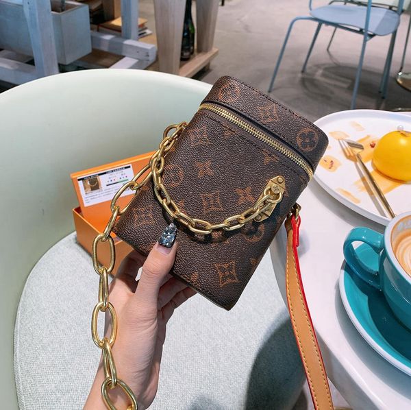 luxury designers classic leather bags brand shoulder bag women crossbody purse handbag -l0386, Red;black
luxury designers classic leather bags brand shoulder bag women crossbody purse handbag -l0386, Red;black