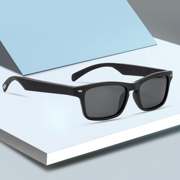 polarized sunglasses bluetooth can make phone calls, listen to music, drive outdoors, ride mountains, friends, White;black
polarized sunglasses bluetooth can make phone calls, listen to music, drive outdoors, ride mountains, friends, White;black