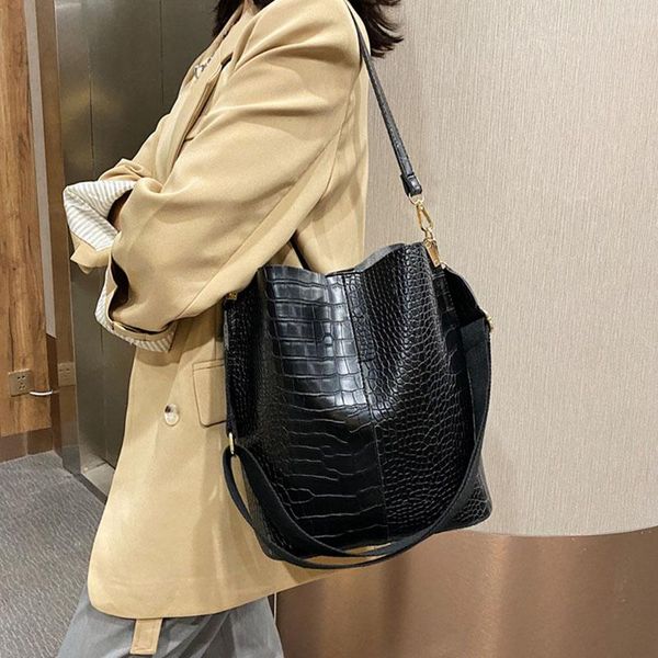 evening bags vintage pu leather crocodile pattern designer crossbody for women 2021 trend shoulder large capacity bucket bag handbags
evening bags vintage pu leather crocodile pattern designer crossbody for women 2021 trend shoulder large capacity bucket bag handbags
