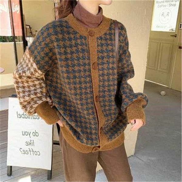 women's sweaters women winter fashion korea style vintage plaid patchwork long sleeve round neck houndstooth cardigan female casual chi, White;black
women's sweaters women winter fashion korea style vintage plaid patchwork long sleeve round neck houndstooth cardigan female casual chi, White;black