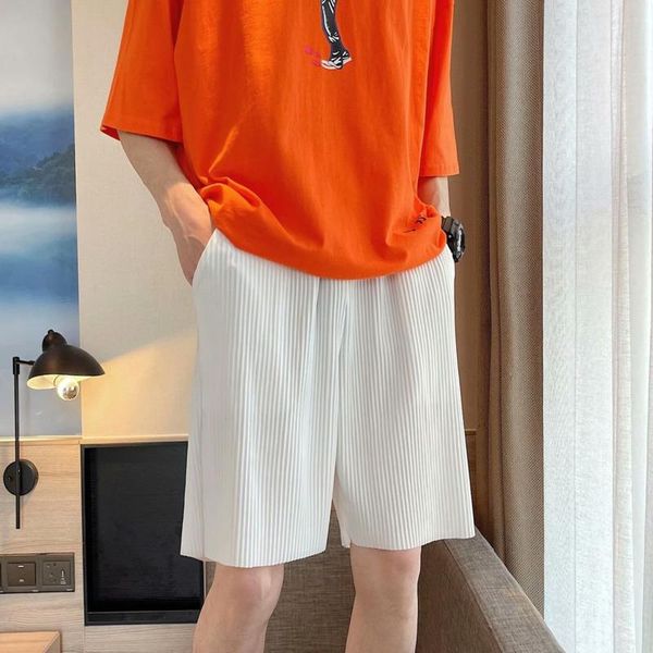 men's shorts fashion summer solid color casual pleated men streetwear wild loose straight five-point pants s-5xl, White;black
men's shorts fashion summer solid color casual pleated men streetwear wild loose straight five-point pants s-5xl, White;black
