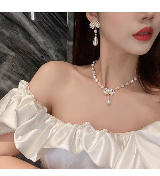 pendant necklaces article 2021 luxury necklace design water drop suspension women's, Silver
pendant necklaces article 2021 luxury necklace design water drop suspension women's, Silver