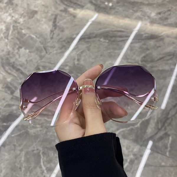sunglasses tea gradient fashion 2021 women ocean water cut trimmed lens metal curved temples sun glasses female uv400, White;black
sunglasses tea gradient fashion 2021 women ocean water cut trimmed lens metal curved temples sun glasses female uv400, White;black