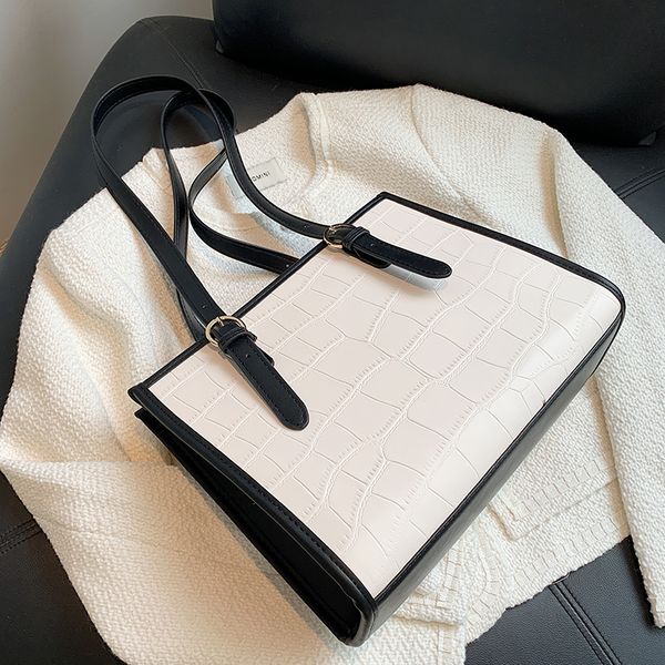 stone pattern pu leather shoulder bags for women 2021 summer fashion luxury ed trendy solid color handbag totes a3t38
stone pattern pu leather shoulder bags for women 2021 summer fashion luxury ed trendy solid color handbag totes a3t38