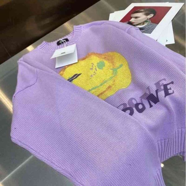 2022 factory wholesale new model correct version we11 21 early spring purple smiling face printed thin knitted sweater round neck female, White;black
2022 factory wholesale new model correct version we11 21 early spring purple smiling face printed thin knitted sweater round neck female, White;black