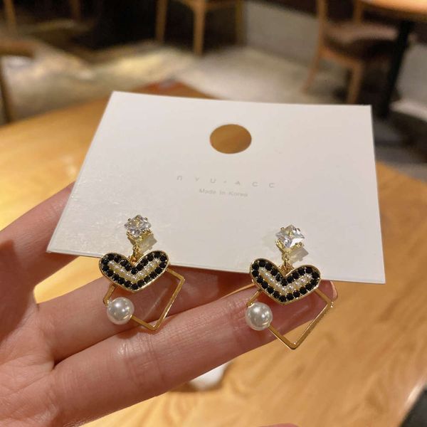 south korea dongdamen 2021 new stereo peach heart pearl women's 925 silver needle net red temperament fashion earrings, Black