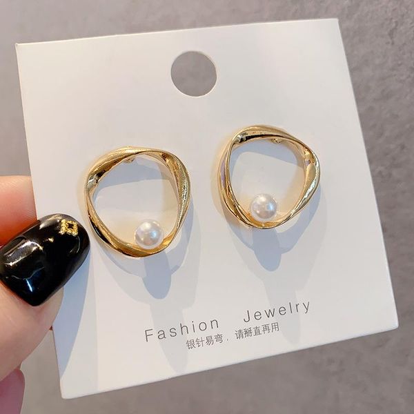 european fashion retro twisted round pearl earrings women 925 silver needle web celebrity matte temperament stud, Golden;silver
european fashion retro twisted round pearl earrings women 925 silver needle web celebrity matte temperament stud, Golden;silver
