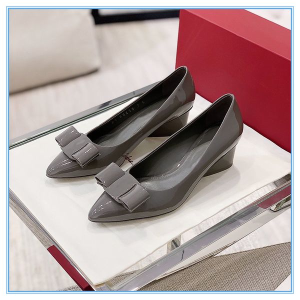 women's real leather slipper designer sandals shoes summer beach outdoor cool slippers fashion wide lady household slide flat flip flop, Black
women's real leather slipper designer sandals shoes summer beach outdoor cool slippers fashion wide lady household slide flat flip flop, Black
