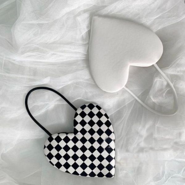 waist bags fashion women's mini shoulder bag retro ladies checkerboard plaid female heart-shaped small purse handbags messenger
waist bags fashion women's mini shoulder bag retro ladies checkerboard plaid female heart-shaped small purse handbags messenger