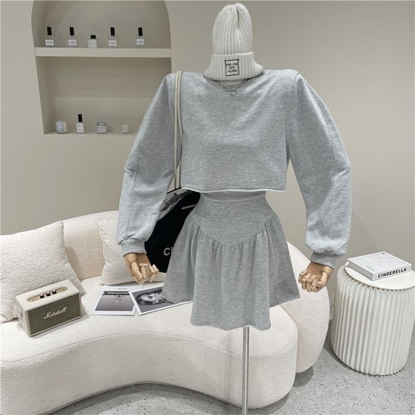 skirts spring summer 2021 fashion niche design feminine leisure sport suit simple color sleeve shirt skirt two pieces, Black
skirts spring summer 2021 fashion niche design feminine leisure sport suit simple color sleeve shirt skirt two pieces, Black