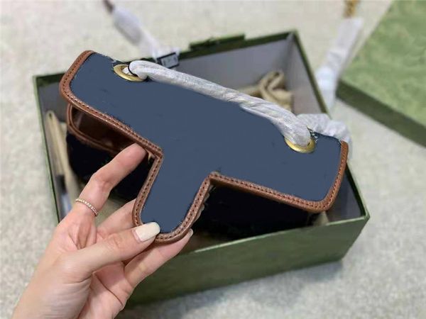 r double letter printing denim color shoulder bags retro gold cooper hardware cross body heavy chains strap handbag genuine calf leather pat
r double letter printing denim color shoulder bags retro gold cooper hardware cross body heavy chains strap handbag genuine calf leather pat