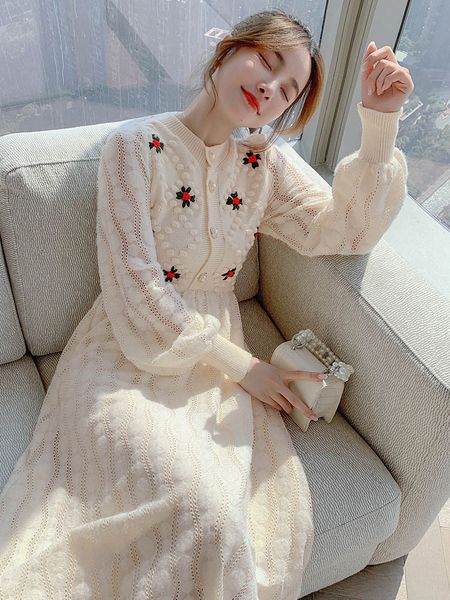 women's t shirt knitted women's 2021 gentle style knee length aging temperament thin embroidered wool drs autumn, White
women's t shirt knitted women's 2021 gentle style knee length aging temperament thin embroidered wool drs autumn, White
