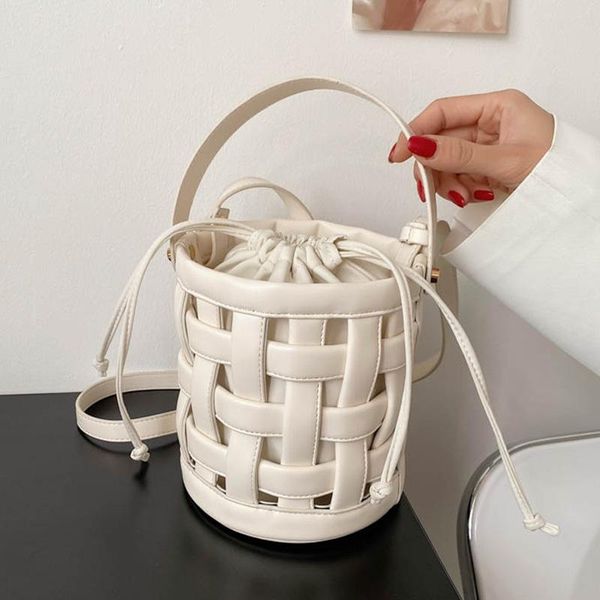 evening bags small fresh pastoral holiday handbags 2021 fashion woven women bucket bag casual convenient shoulder messenger bolso mujer
evening bags small fresh pastoral holiday handbags 2021 fashion woven women bucket bag casual convenient shoulder messenger bolso mujer
