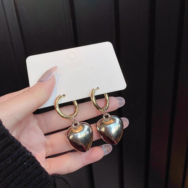 autumn and winter fashion personality love ear buckle designer east gate temperament net red simple cold wind earrings, Silver
autumn and winter fashion personality love ear buckle designer east gate temperament net red simple cold wind earrings, Silver