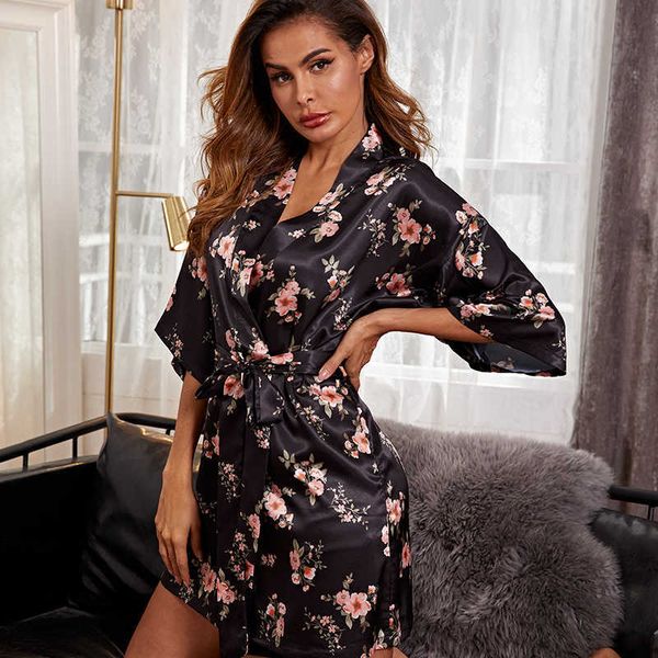 sleepwear creative fashion printing suspender robe pants three piece suit leisure women's home wear ice, Black;red
sleepwear creative fashion printing suspender robe pants three piece suit leisure women's home wear ice, Black;red