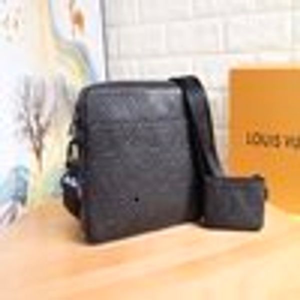 libobo6_1 7atn m69827 backpacks handbags iconic handles shoulder bags totes cross body bag clutches evening oxidized leather business, Red;black
libobo6_1 7atn m69827 backpacks handbags iconic handles shoulder bags totes cross body bag clutches evening oxidized leather business, Red;black
