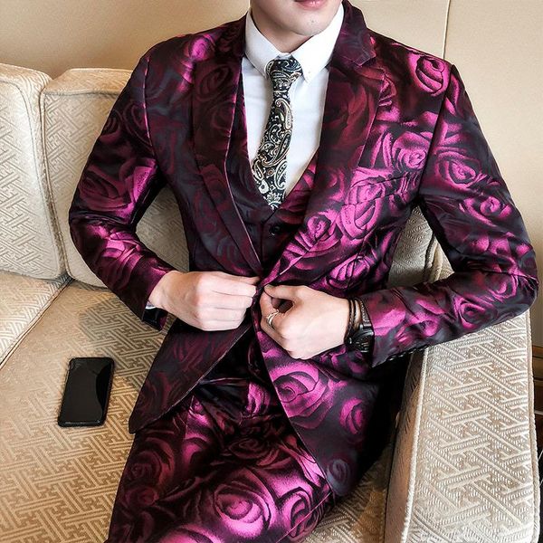 men's suits & blazers jacquard suit men rose printed set groom tuxedo nightclub singer host clothing jacket+vest+pants hommes, White;black
men's suits & blazers jacquard suit men rose printed set groom tuxedo nightclub singer host clothing jacket+vest+pants hommes, White;black