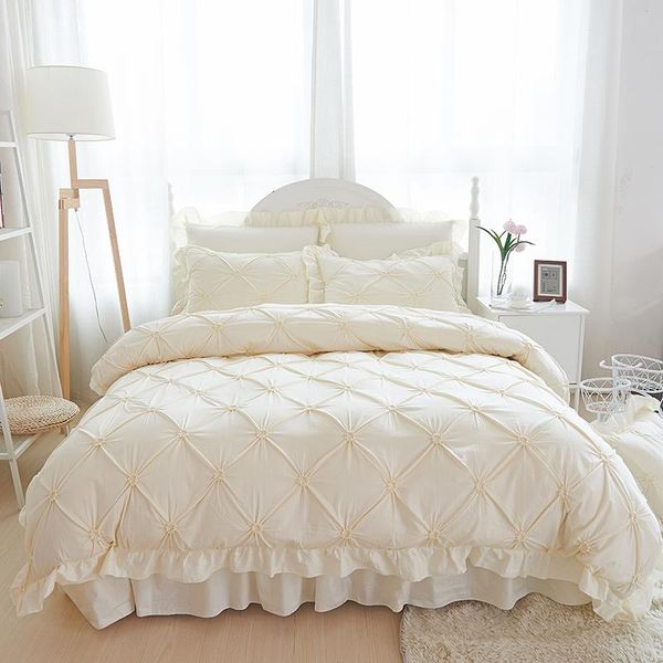 bedding sets 4/6pcs hand-made princess quilt/duvet cover wedding 100% cotton ruffles bedspread bed skirts beige/blue bedclothes
bedding sets 4/6pcs hand-made princess quilt/duvet cover wedding 100% cotton ruffles bedspread bed skirts beige/blue bedclothes