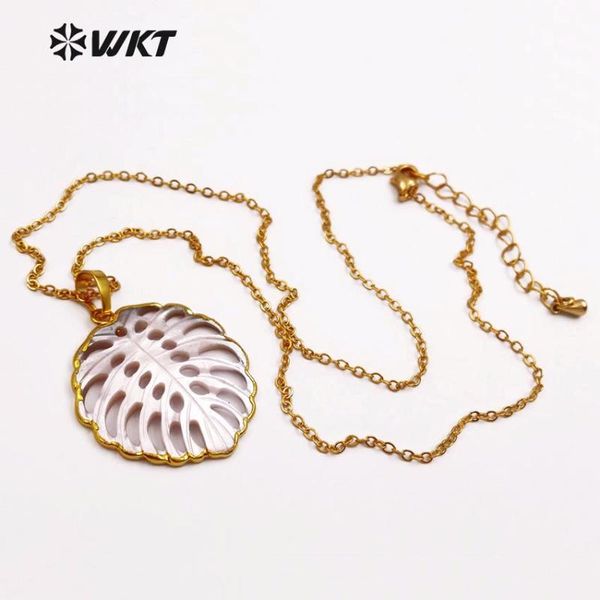 pendant necklaces wt-jn027 wholesale custom carved leaf season natural shell necklace with gold electroplated for women, Silver
pendant necklaces wt-jn027 wholesale custom carved leaf season natural shell necklace with gold electroplated for women, Silver