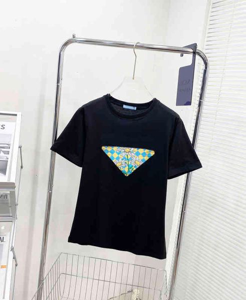 women's t-shirt summer women 22ss polos shirt brand luxury fashion t classic london alphabet leather label design striped style limite, White
women's t-shirt summer women 22ss polos shirt brand luxury fashion t classic london alphabet leather label design striped style limite, White
