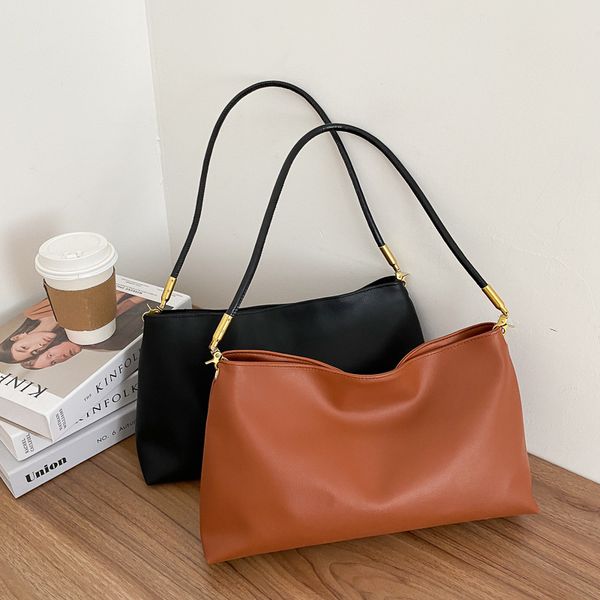 korean version of the trendy fashion underarm bag new solid color personality single shoulder handbag popular small satchel, Red;black
korean version of the trendy fashion underarm bag new solid color personality single shoulder handbag popular small satchel, Red;black