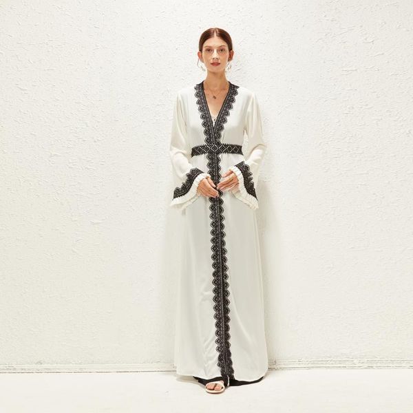 party dresses 2021 fashion arabian black interior with chiffon elegant embroidery two-piece dress, White;black
party dresses 2021 fashion arabian black interior with chiffon elegant embroidery two-piece dress, White;black