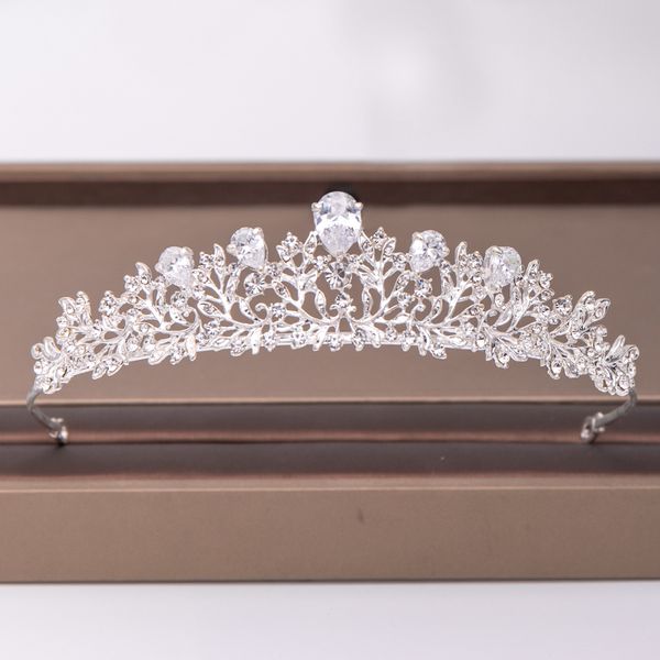 trendy silver color flower zircon rhinestone crown bridal hair accessories wedding headpiece hair ornaments bride crown tiaradio chan contac, Golden;white
trendy silver color flower zircon rhinestone crown bridal hair accessories wedding headpiece hair ornaments bride crown tiaradio chan contac, Golden;white