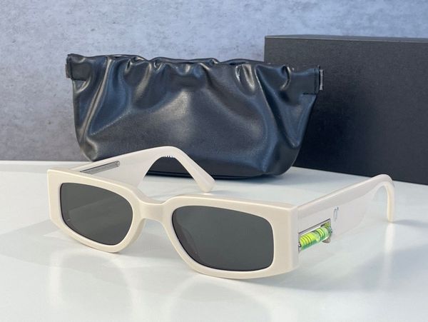 summer sunglasses for men and women style ootd anti-ultraviolet retro plate small full frame special design eyeglasses random box, White;black
summer sunglasses for men and women style ootd anti-ultraviolet retro plate small full frame special design eyeglasses random box, White;black