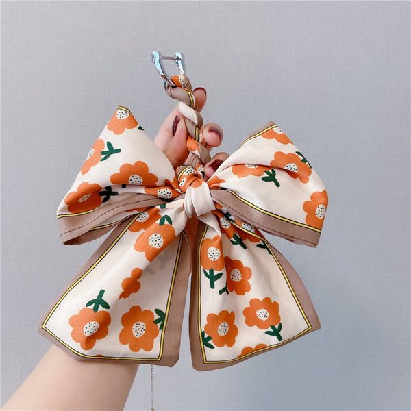 creative scarves bow key chain cute broken flower tie horseshoe car girl heart pendant, Silver
creative scarves bow key chain cute broken flower tie horseshoe car girl heart pendant, Silver